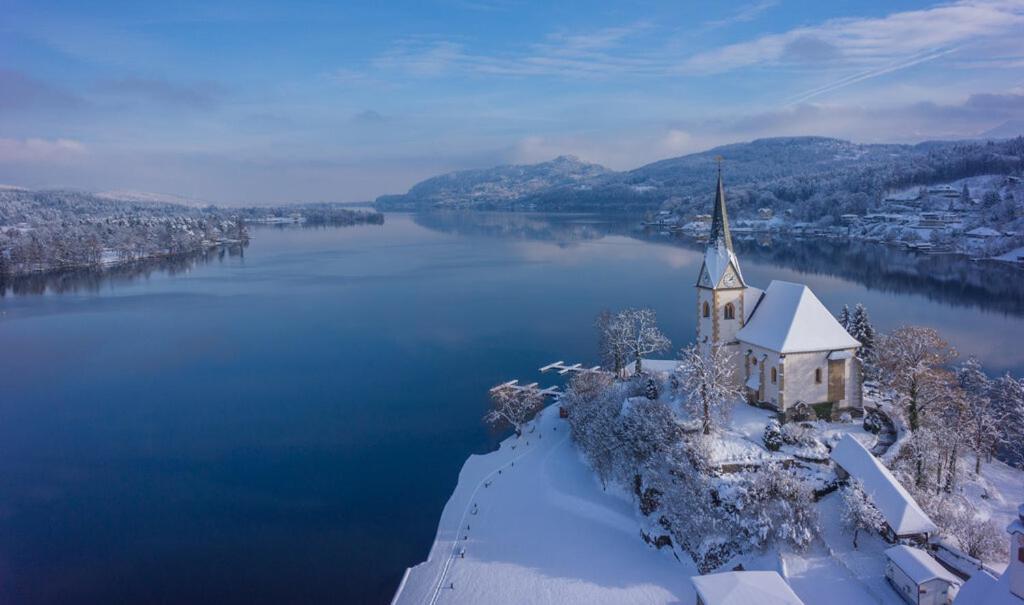 Stunning Woerthersee Holiday Home Sekull Exteriör bild